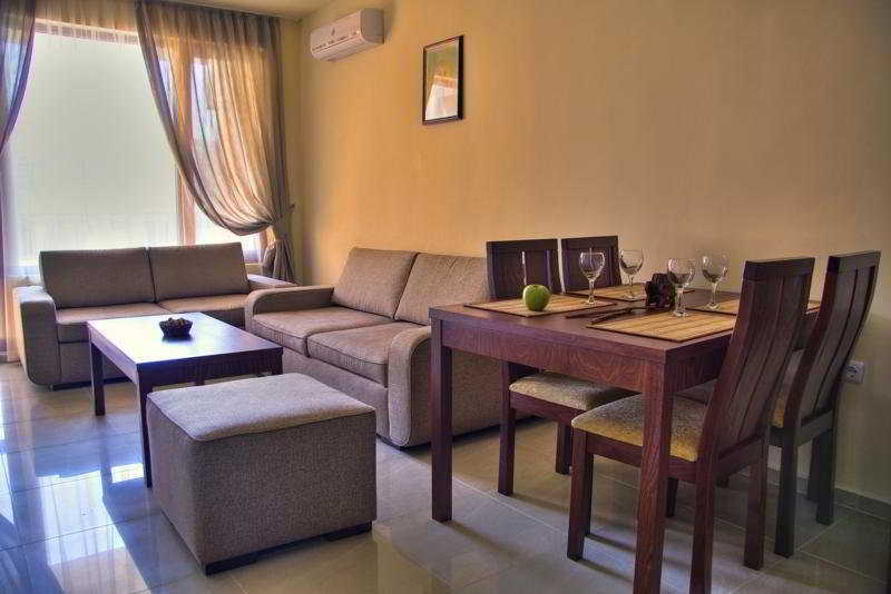 Sunflower Aparthotel Солнечный берег Экстерьер фото