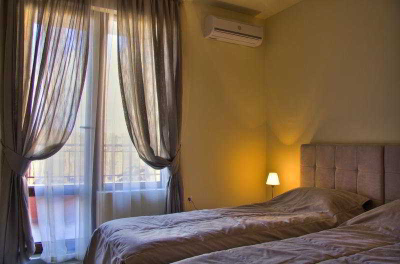 Sunflower Aparthotel Солнечный берег Экстерьер фото